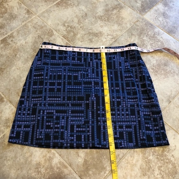 Express stretch geometric mini skirt size 1/2 - Picture 2 of 8